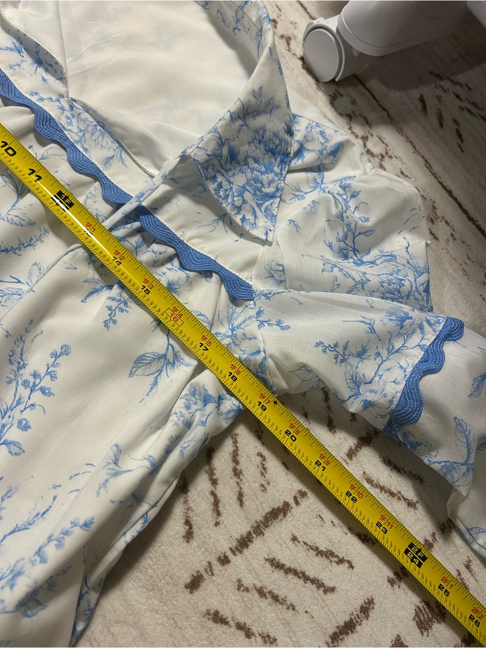 Blue White Toile Floral Babydoll Blouse Puff Sleeve Cottagecore Top S - Picture 7 of 7